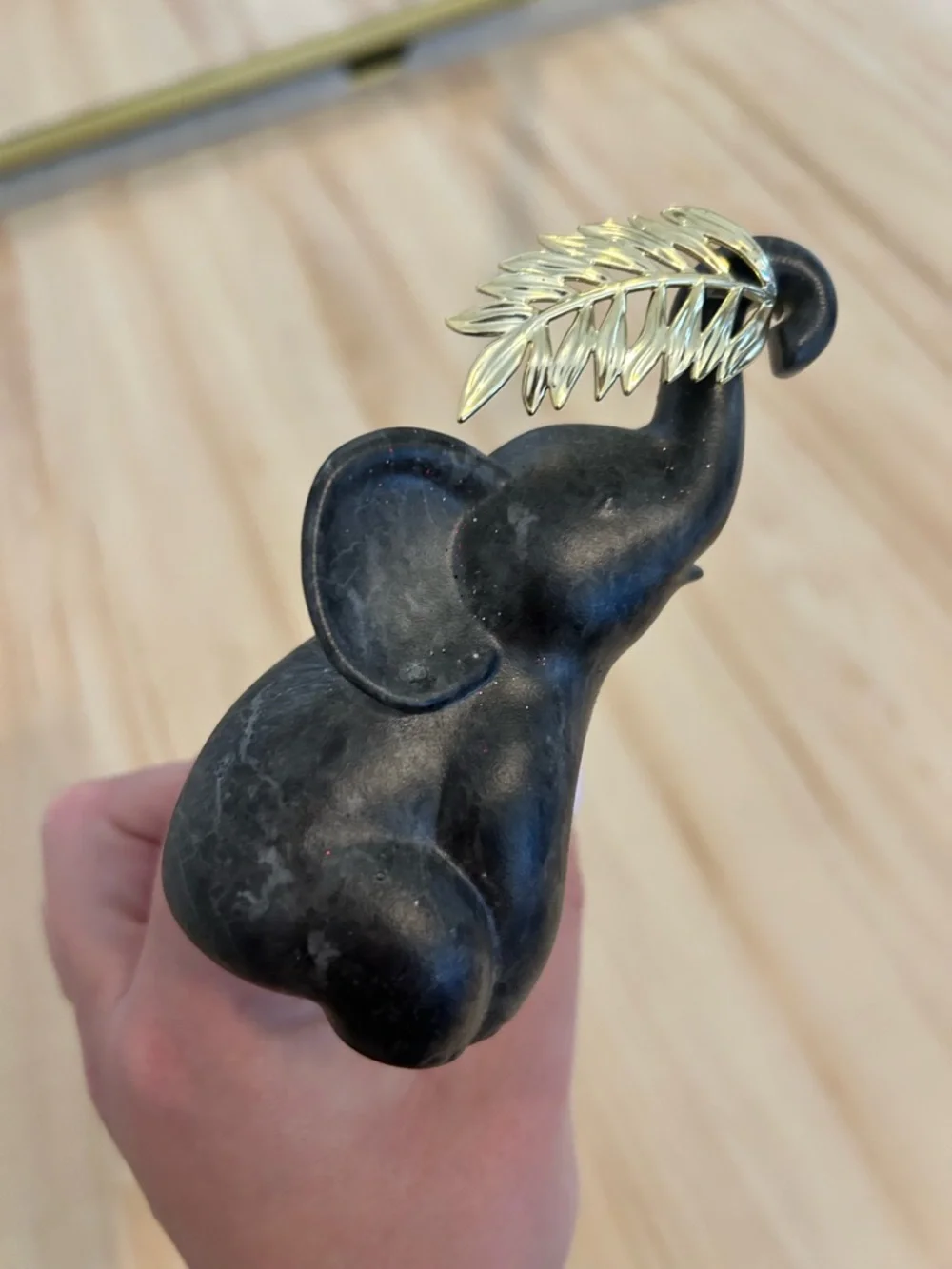 ✨🐘EUC elephant with gold leaf wallflower plug from bath and body works - Picture 1 of 5